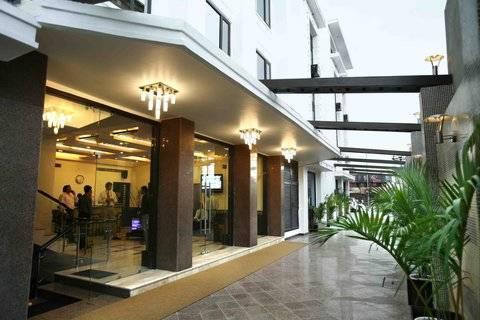 Hotel Bizzotel Gurgaon Exterior photo