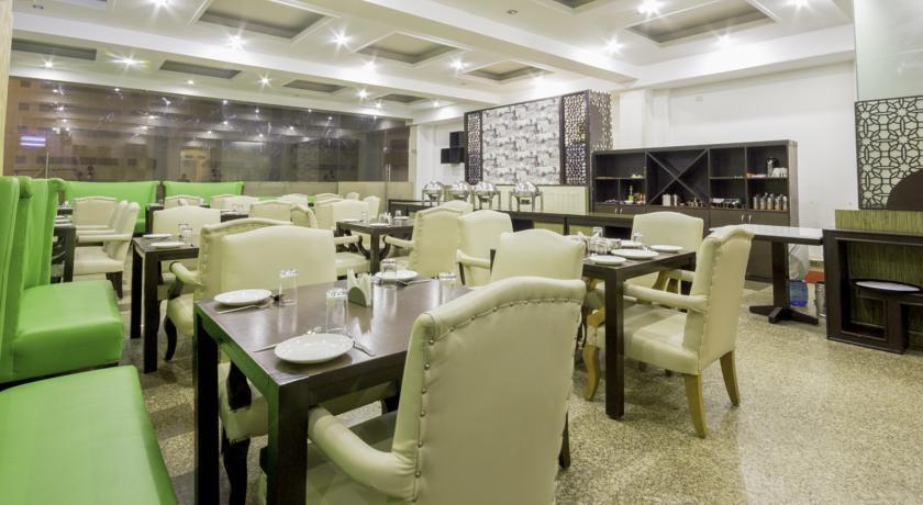 Hotel Bizzotel Gurgaon Exterior photo