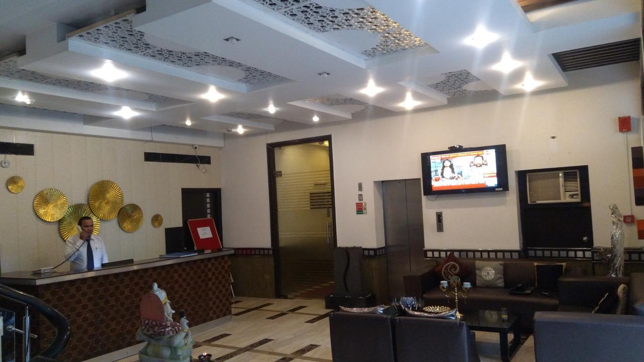 Hotel Bizzotel Gurgaon Exterior photo