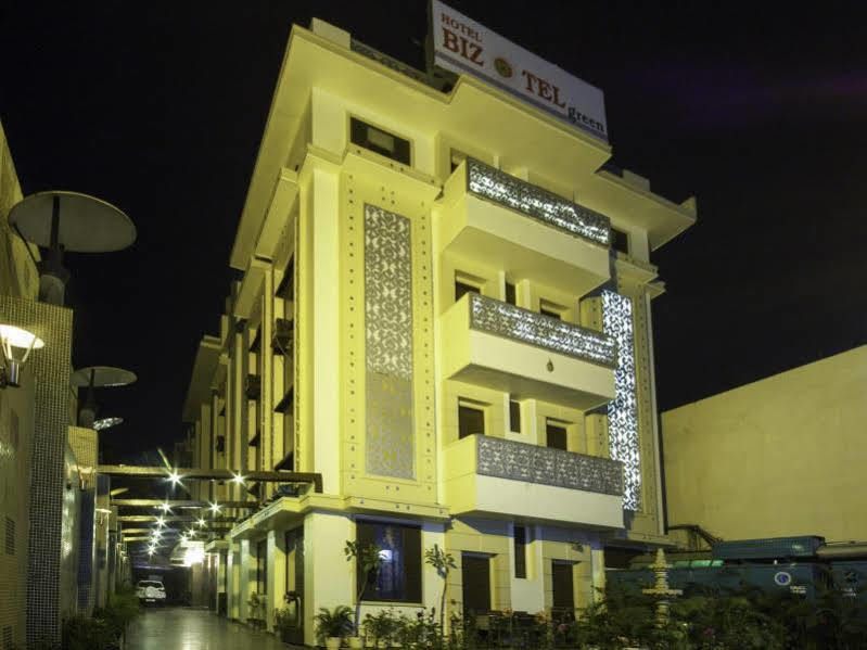 Hotel Bizzotel Gurgaon Exterior photo